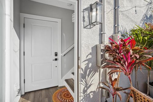 b-4015 10th Ave N, ST PETERSBURG, FL, 33713-5903 | Card Image