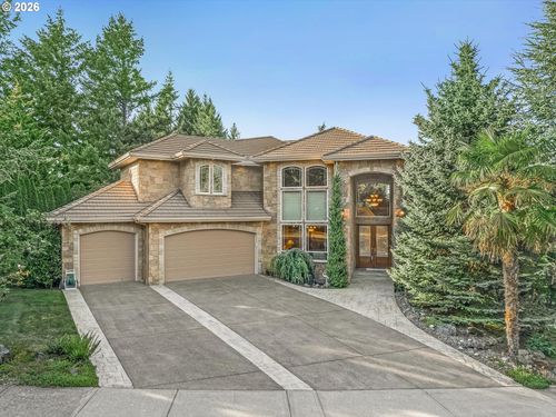 14053 Se Claremont St, Happy Valley, OR, 97086-7136 | Card Image