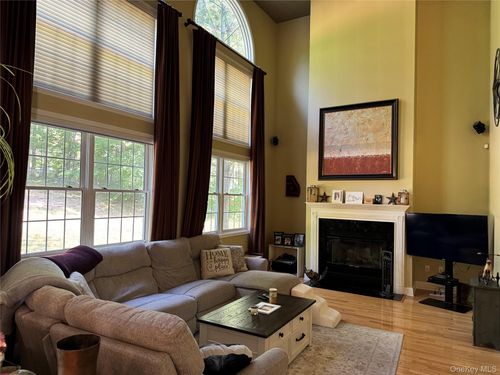 51 Cedar Dr, Tuxedo Park, NY, 10987-4808 | Card Image