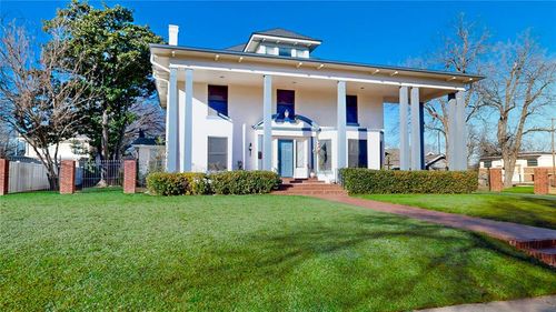 211 F St, Ardmore, OK, 73401-4946 | Card Image