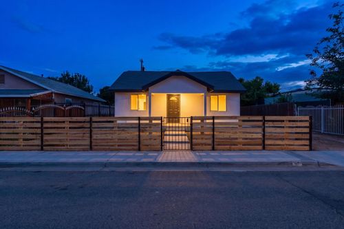 817 E Whitney Street, Avenal, CA, 93204 | Card Image
