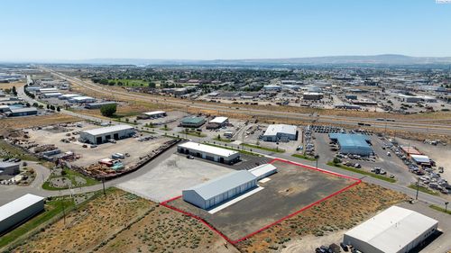 2205 N Commercial Ave, Pasco, WA, 99301-9503 | Card Image