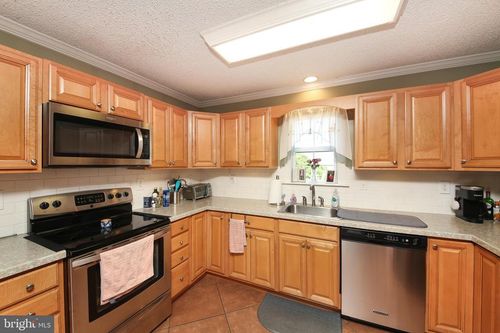 54 Leisure Ln, LEVITTOWN, PA, 19054-3912 | Card Image