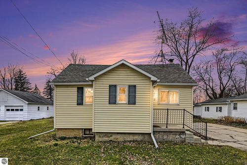 528 S Main St, Fowler, MI, 48835-9781 | Card Image