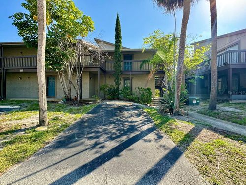 24b5-6324 Newtown Cir, TAMPA, FL, 33615-3648 | Card Image