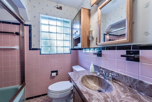 Full Bathroom | Image 12