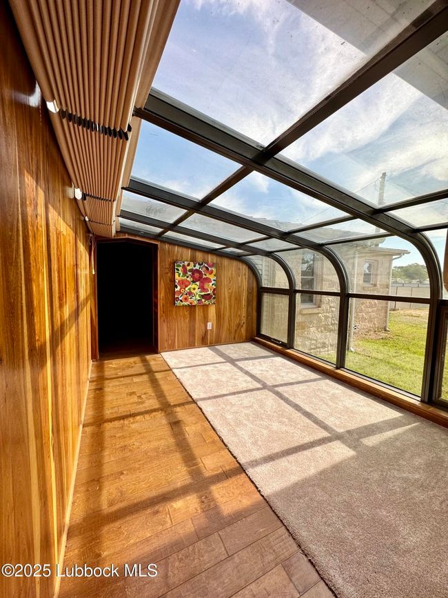 213 E 7 Th St, House other with 3 bedrooms, 3 bathrooms and null parking in Idalou TX | Image 4