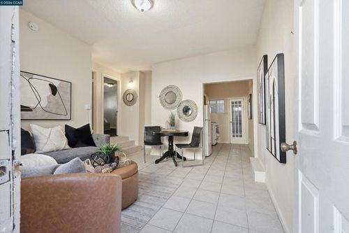2150 35th Ave, Oakland, CA, 94601-3125 | Card Image