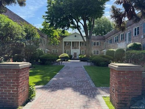 g3-43 N Forest Ave, Rockville Centre, NY, 11570-5418 | Card Image