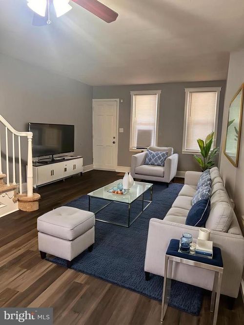 1215 Maple St, WILMINGTON, DE, 19805-4311 | Card Image