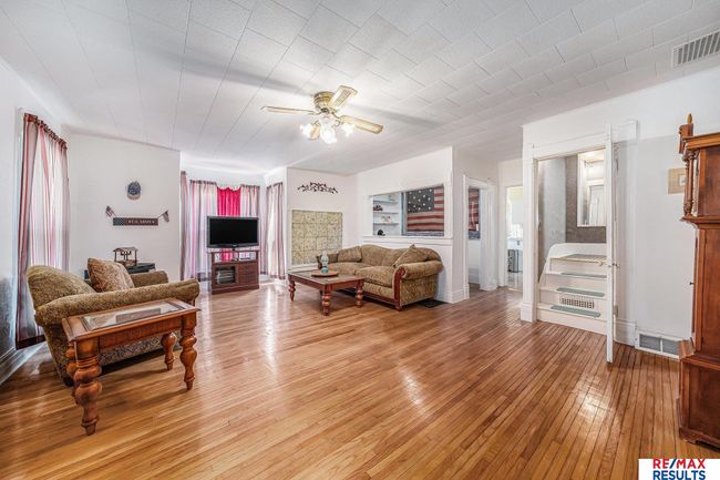 2860 335 Th St, House other with 5 bedrooms, 2 bathrooms and 6 parking in Logan IA | Image 4