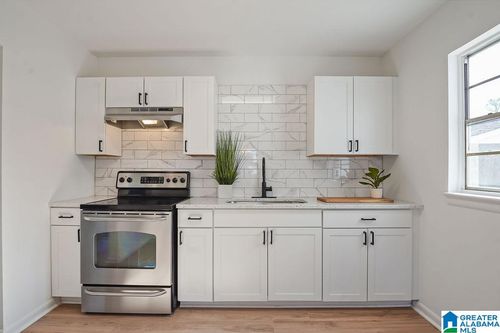 905 Burwell St, BIRMINGHAM, AL, 35221-3019 | Card Image