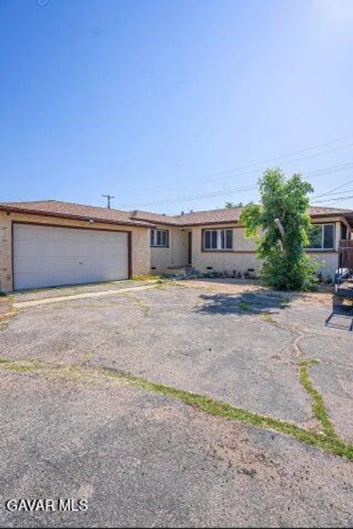 3392 Camden St, Rosamond, CA, 93560-7637 | Card Image