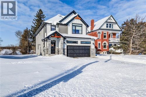 338 Snyder'S Rd E, Baden, ON, N3A2V5 | Card Image