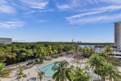 519 - 100 Bayview Dr, Condo with 2 bedrooms, 2 bathrooms and null parking in Sunny Isles Beach FL | Image 1