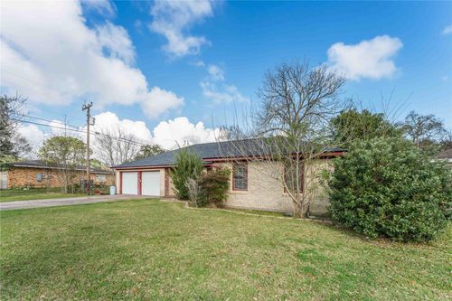 1015 Layman St, La Marque, TX, 77568-3811 | Card Image
