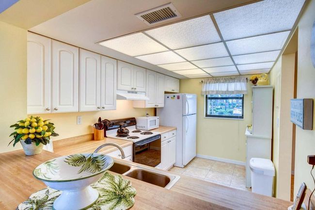 APT-108 - 9400 S Ocean Dr, Condo with 2 bedrooms, 2 bathrooms and null parking in Jensen Beach FL | Image 18