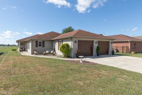 407 Southwood Dr, Tipton, IN, 46072-8461 | Card Image