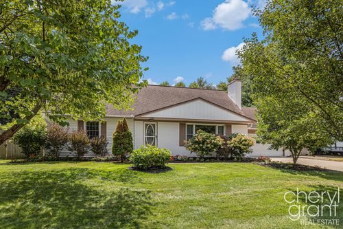 3258 Sunnyhill St Ne, Rockford, MI, 49341-9222 | Card Image