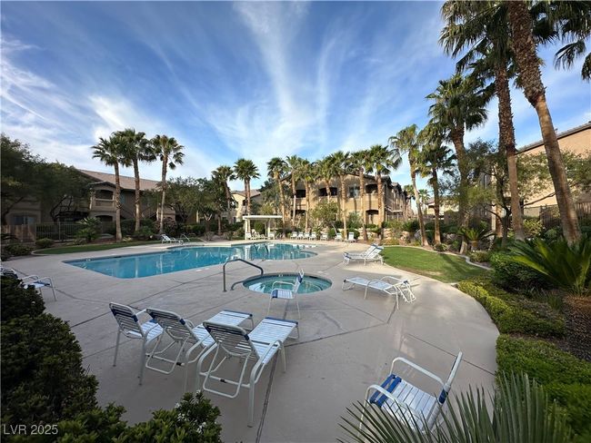 1033 - 8985 S Durango Dr, Condo with 2 bedrooms, 2 bathrooms and null parking in Las Vegas NV | Image 4