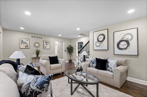 7470 N Navajo Road, FOX POINT, WI, 53217 | Card Image