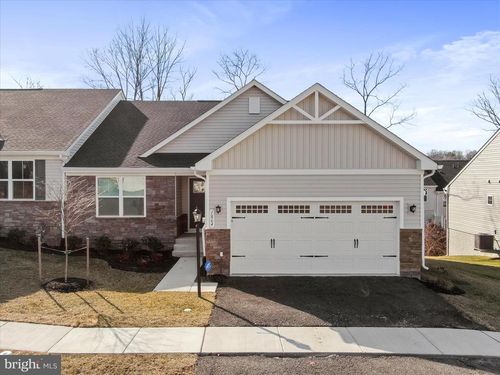 1864 Shannon Dr S, GREENCASTLE, PA, 17225-8375 | Card Image