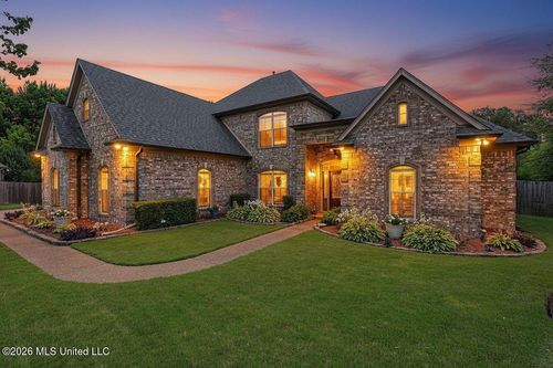 5040 Garner Ln, Southaven, MS, 38672-6001 | Card Image
