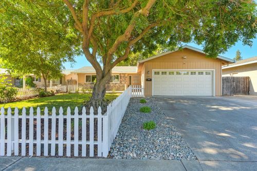 633 Poplar Ln, Woodland, CA, 95695-4324 | Card Image