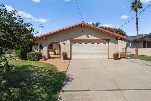 1114 Maryland Dr, Vista, CA, 92083-3341 | Card Image