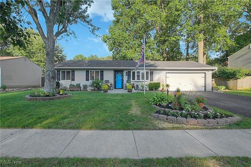 484 Hilltop Dr, Pickerington, OH, 43147-1357 | Card Image