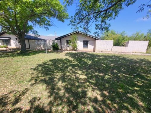 306 Wade St, Olney, TX, 76374-2220 | Card Image