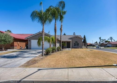 5915 Twin Lakes Dr, Bakersfield, CA, 93313 | Card Image
