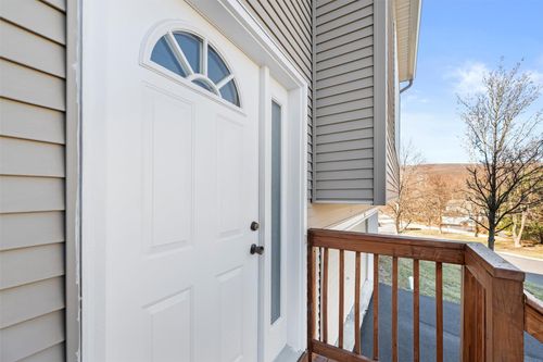 10 Rockridge Dr, Highland Mills, NY, 10930-6820 | Card Image
