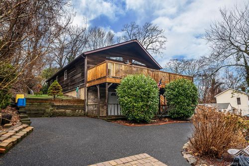 111 Friendship Dr, Rocky Point, NY, 11778-9657 | Card Image