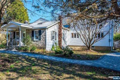 16 Skytop, PORT MURRAY, NJ, 07865-3246 | Card Image