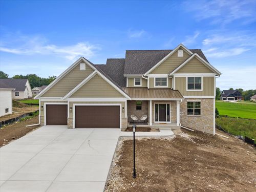 N66W21349 Sweet Clover Dr, MENOMONEE FALLS, WI, 53051 | Card Image