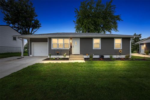 720 Owen St Nw, Cedar Rapids, IA, 52405-2844 | Card Image