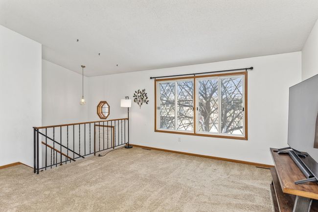 Open upper level with lots of natural light | Image 8