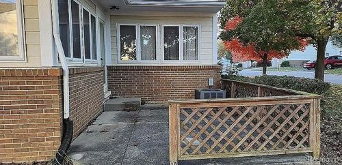 34973 Meadow Ln, Farmington Hills, MI, 48335-2531 | Card Image