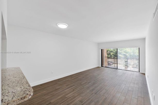 APT-215 - 8261 Sw 128 Th St, Condo with 2 bedrooms, 2 bathrooms and null parking in Pinecrest FL | Image 5