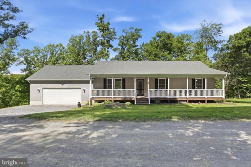 153 Chrissys Cir, Harpers Ferry, WV, 25425-4647 | Card Image