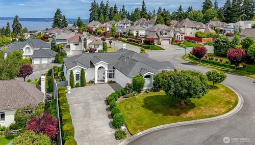 30015 1st Pl S, Federal Way, WA, 98003-4301 | Card Image