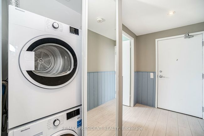 5702 - 5 Buttermill Ave, Condo with 3 bedrooms, 2 bathrooms and 1 parking in Vaughan ON | Image 24