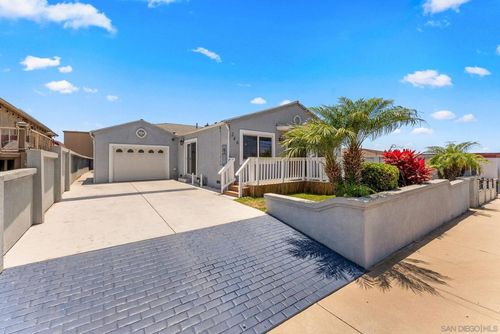 246 E 26th St, National City, CA, 91950-6807 | Card Image