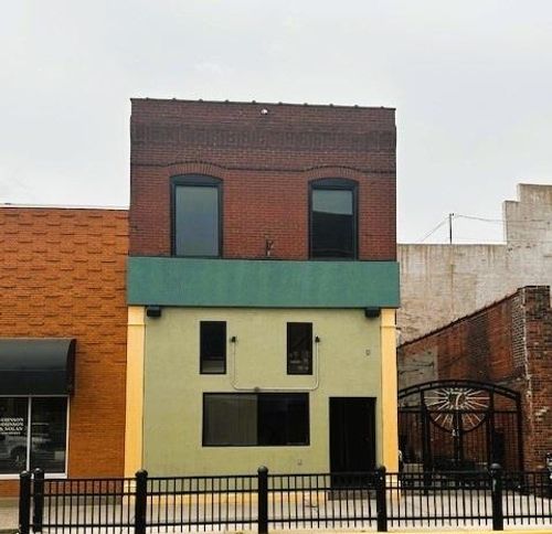 7 S High St, Belleville, IL, 62220-2102 | Card Image