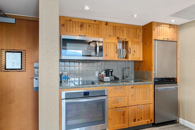 958 - 4090 Whistler Way, Condo with 1 bedrooms, 1 bathrooms and null parking in Whistler BC | Image 9