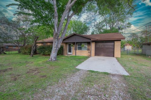 1020 Rosebud Dr, Azle, TX, 76020-2428 | Card Image