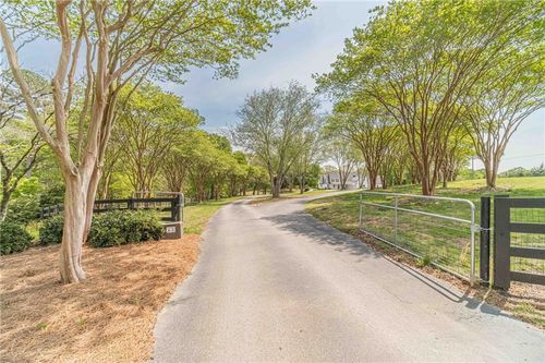 1271 Carl Davis Rd, MONROE, GA, 30656-8557 | Card Image
