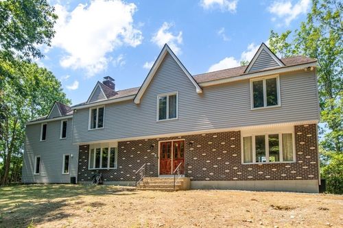 35 Shoreline Dr, Foxboro, MA, 02035-1116 | Card Image