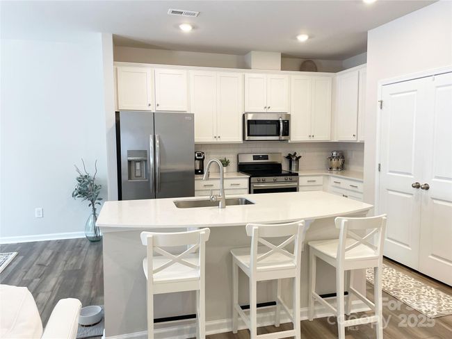 8060 Scarlet Maple Ln, Townhouse with 3 bedrooms, 3 bathrooms and null parking in Tega Cay SC | Image 4